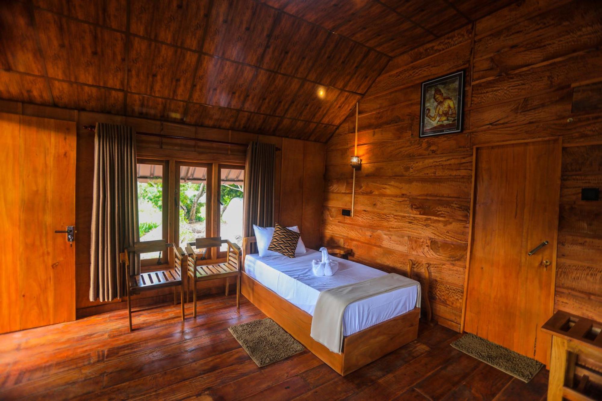 Lion Wood Treehouse Villa Talkote Exterior photo
