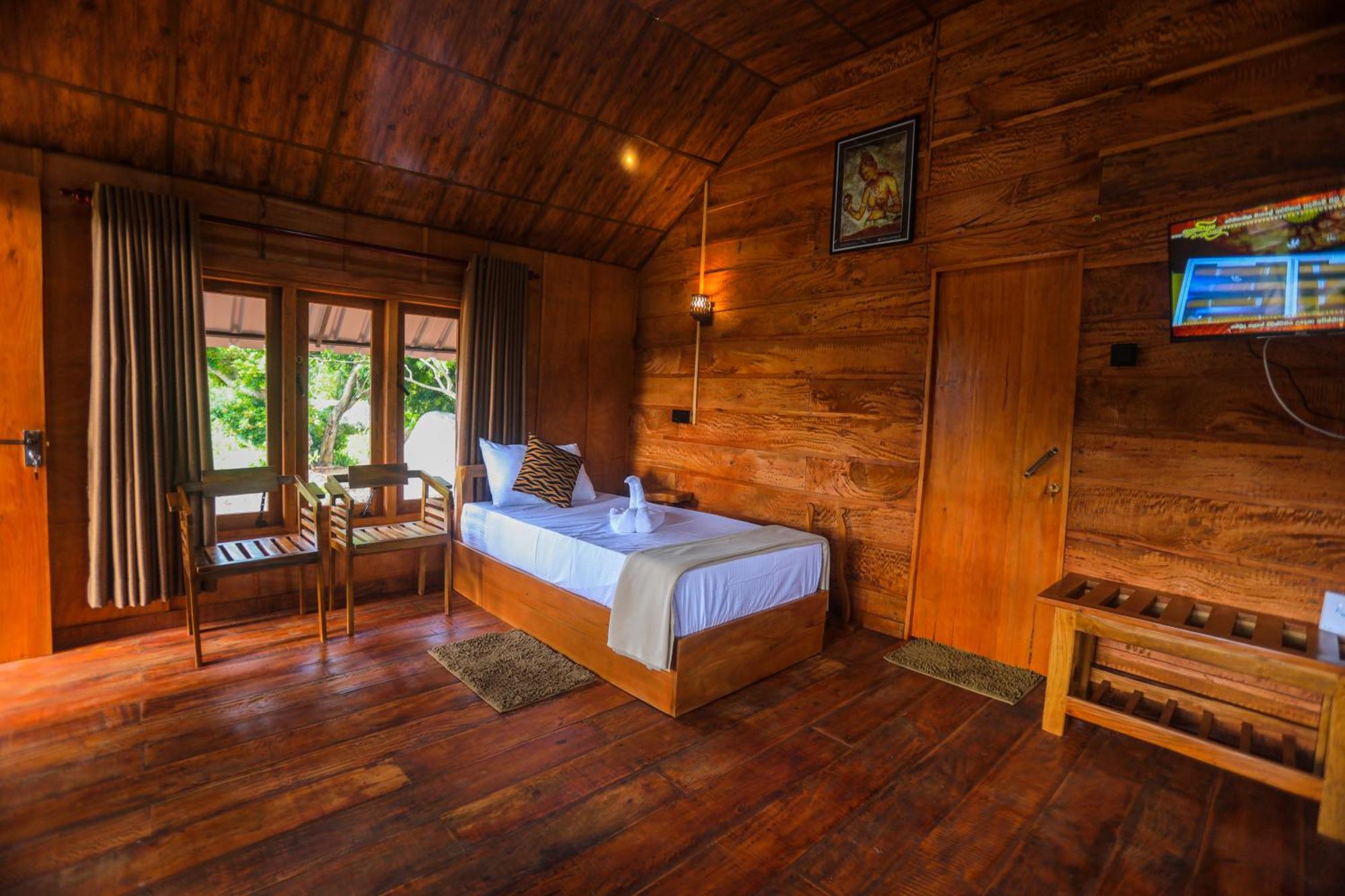 Lion Wood Treehouse Villa Talkote Exterior photo