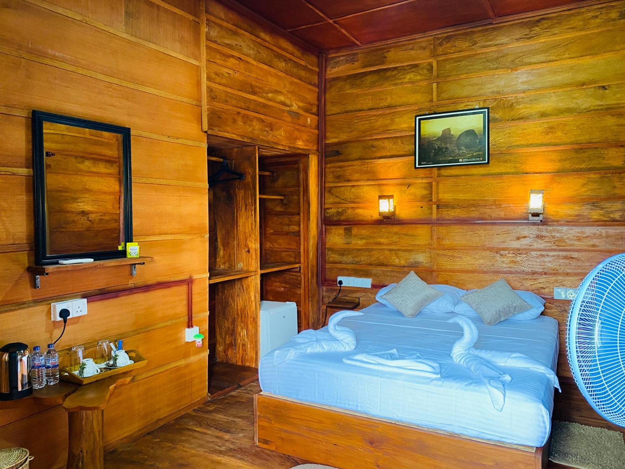Lion Wood Treehouse Villa Talkote Exterior photo