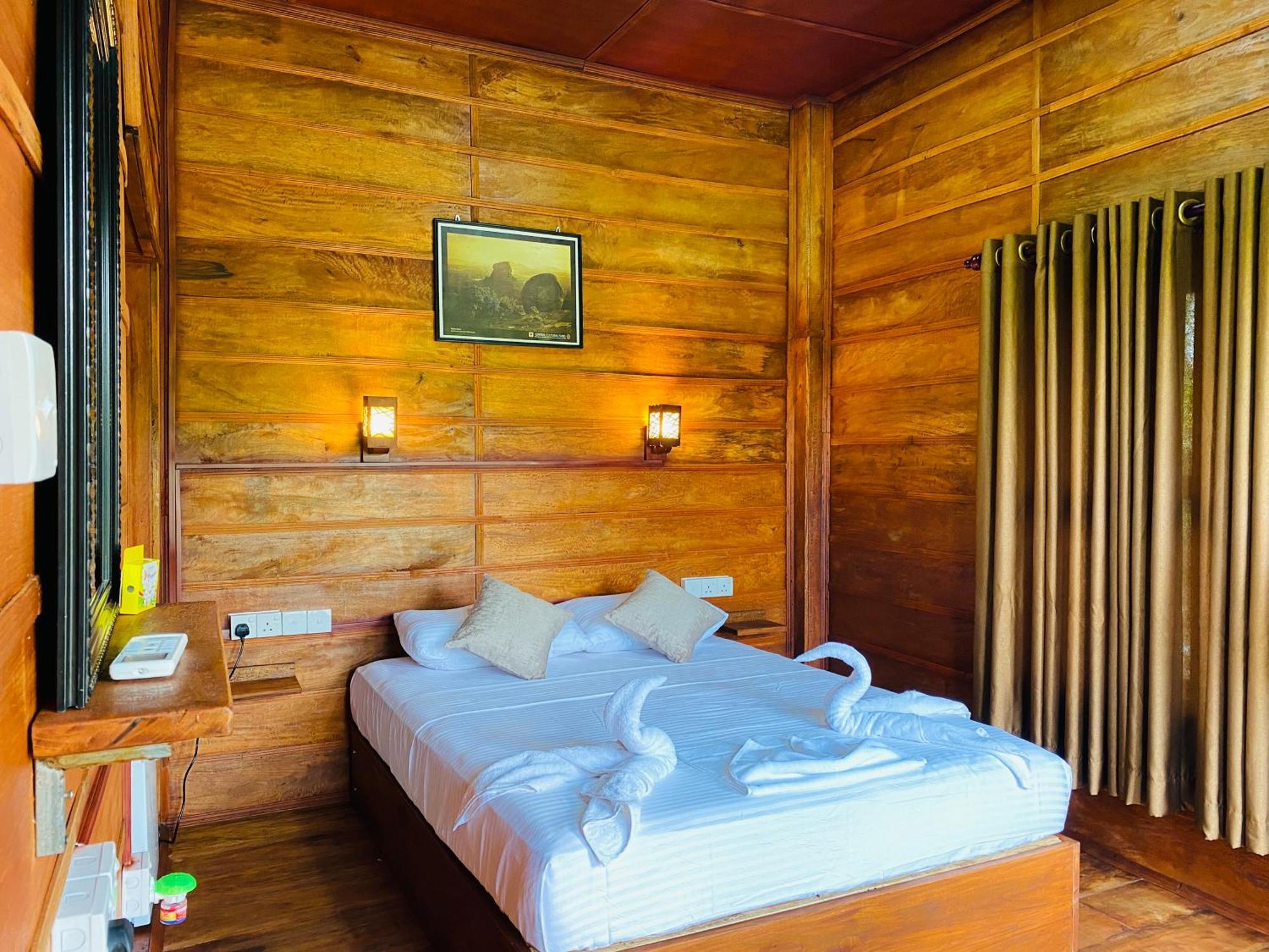 Lion Wood Treehouse Villa Talkote Exterior photo